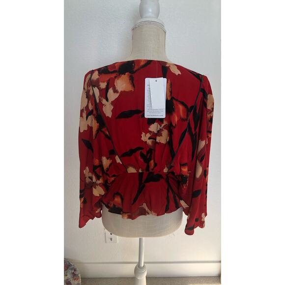 Band of the Free Red Floral Batwing Top - S - Picture 6 of 7